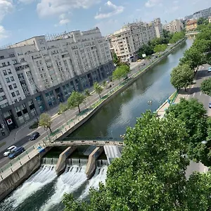Old Town River View 123 Апартаменты